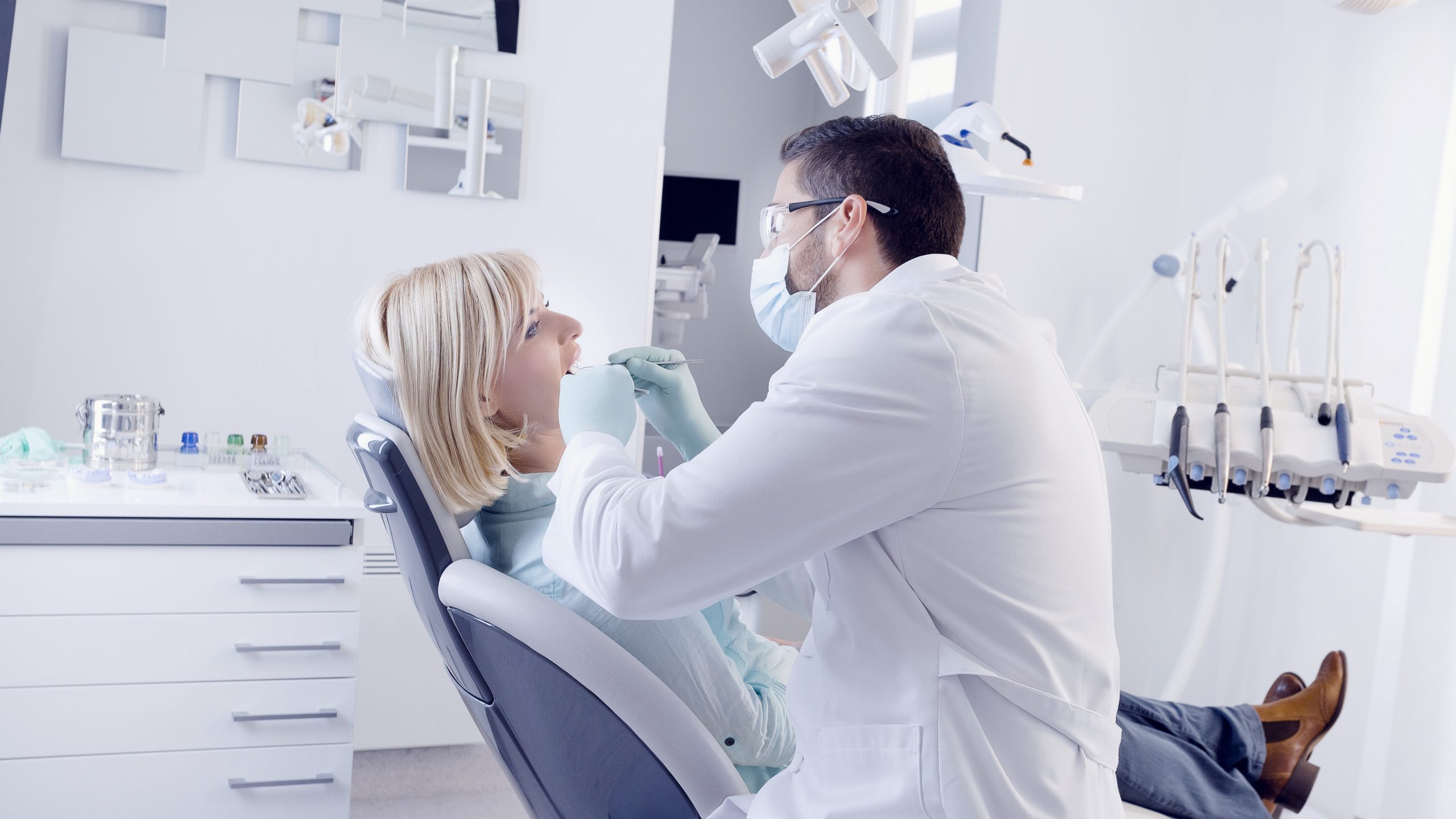 Dentist in Cutler, CA